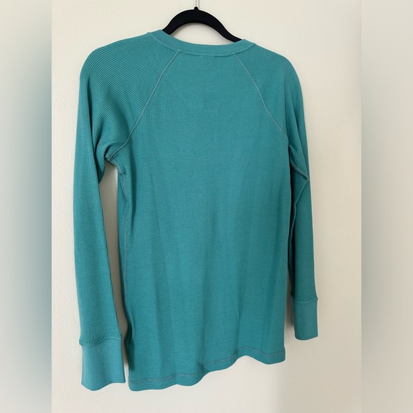 NWOT. Patagonia Women’s button-up thermal. - Picture 2 of 3